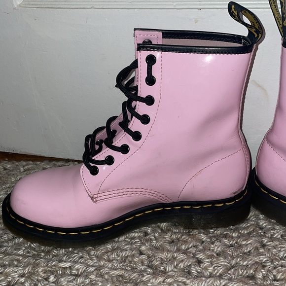 Dr. Martens Pink patent Lace Combat 1460 boots - Picture 6 of 12